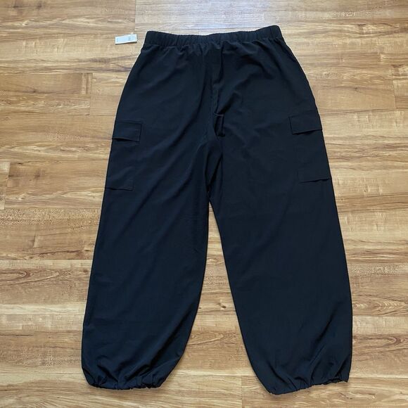 NWT GapFit Women’s L Black Runaround Parachute Cargo Pull-On Baggy Pants Stretch - Picture 2 of 16